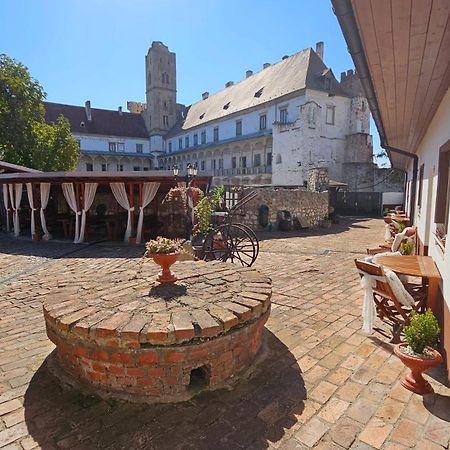 Zámecký penzion Rotunda Břeclav Exterior foto