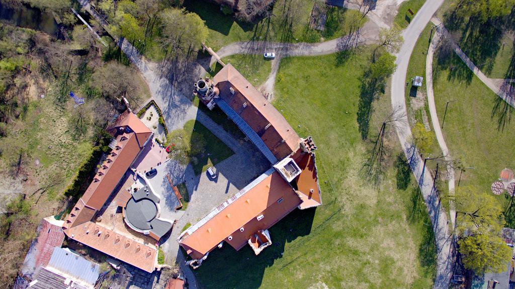Zámecký penzion Rotunda Břeclav Exterior foto
